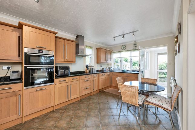Meadowside, Royston photo 2