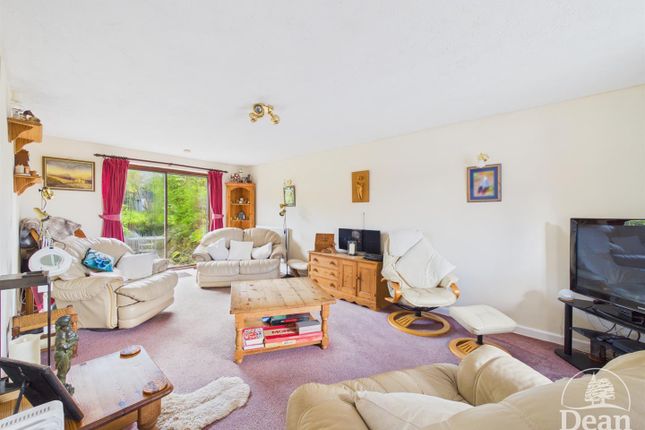 Snuzzledown House, Larksfield Road, Drybrook photo 2