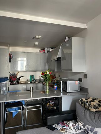 Flat to rent in 12-14 Sydenham Rd, Croydon