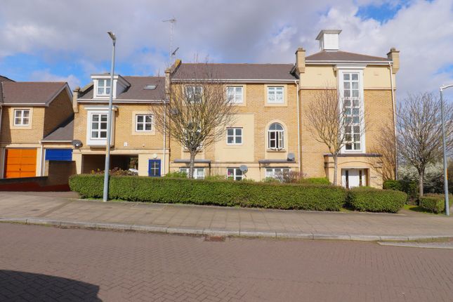 Flat for sale in Sanderling Way, Greenhithe