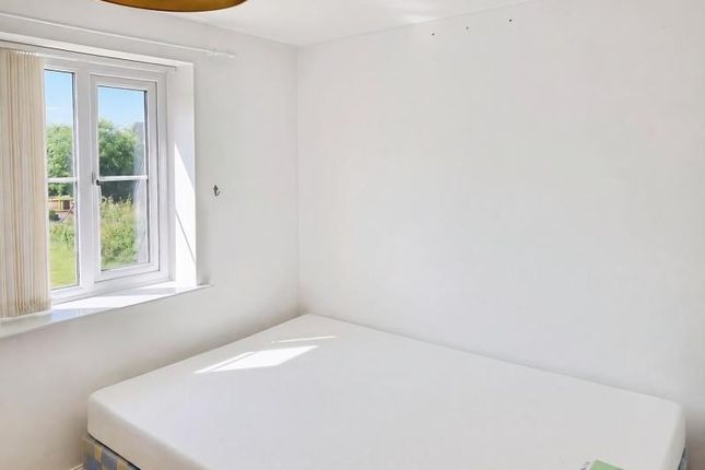 Room 1,  4, Wood Mead, Bristol photo 3