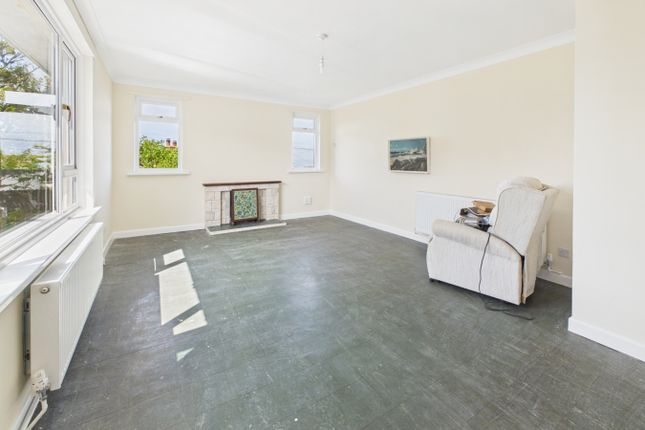 11 Carn Bosavern Close, St Just photo 2