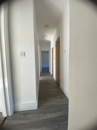 79, sibley grove, London photo 3