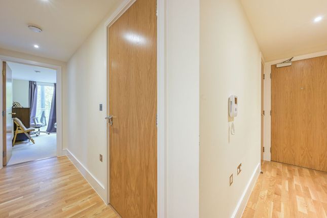 Edgemere House, E14, Limehouse photo 4