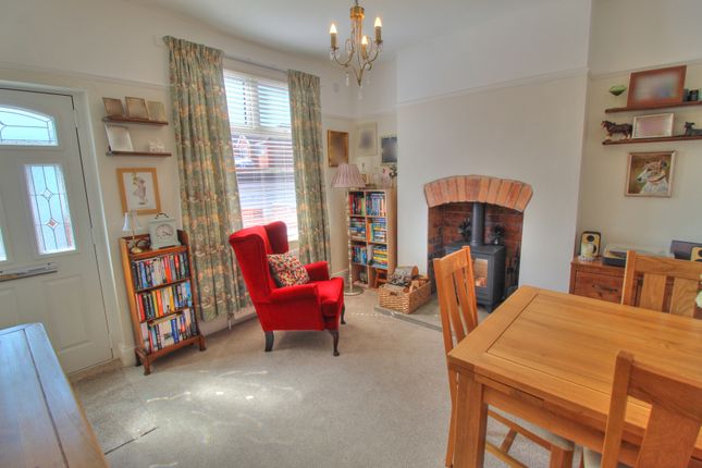 70, Cotwall End Road, Dudley photo 4