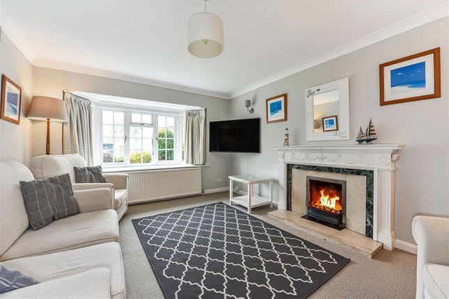 4, Elmstead Gardens, Chichester photo 3