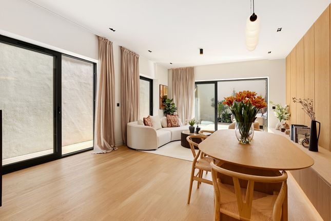 Flat 1, 50 Creswick Road, Acton photo 3
