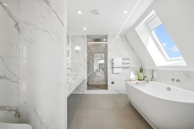 Flat for sale in The Luxley, London