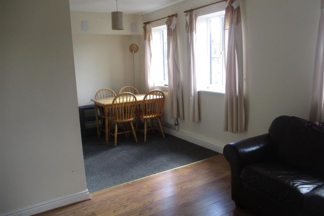 13, South Mews, Derbyshire photo 5