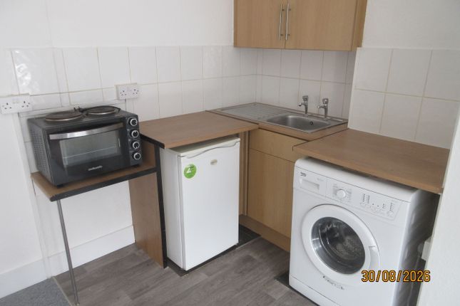 35, Lyndhurst Drive, Leyton photo 3