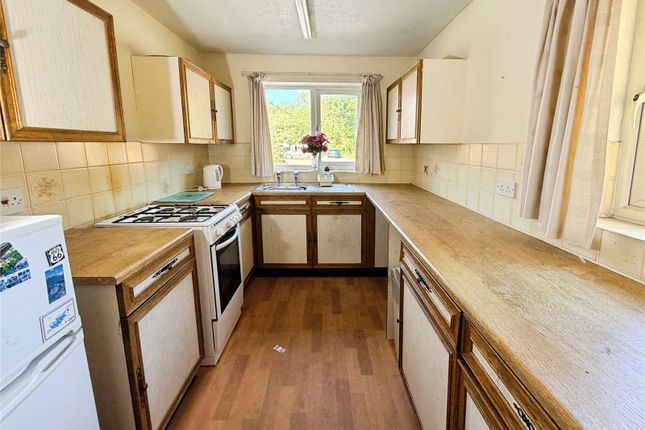 25, Sunningdale Close, South Yorkshire photo 3