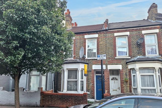 2-bed terraced on 3, Canning Town, £300,000