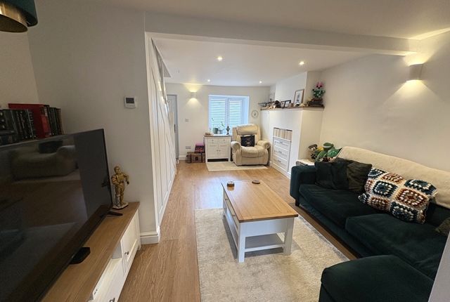 38, Queen Street Devon, Honiton photo 4