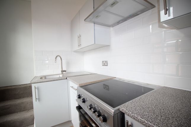 Flat 4, 16a, Queen Street, Maidenhead photo 4