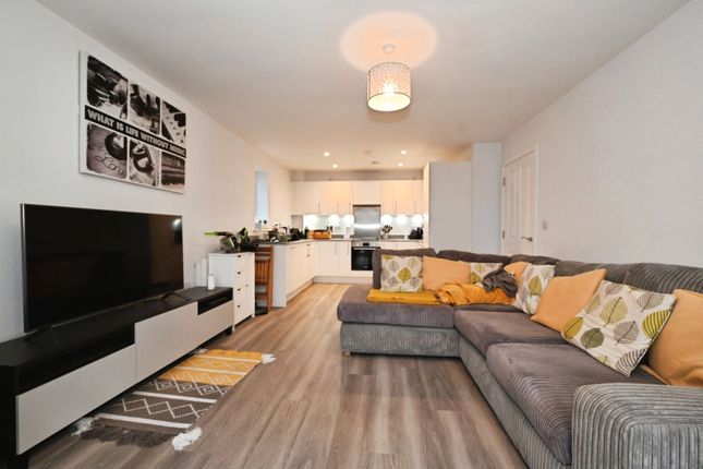 Flat 6, Rowan Court, 41, Lockhart Drive, Berkshire photo 2