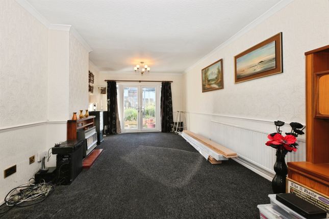 4, Chapel Fields, HARLOW photo 4