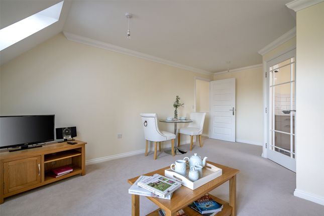Flat 31, Headley Lodge,, Leatherhead Road, Surrey photo 4