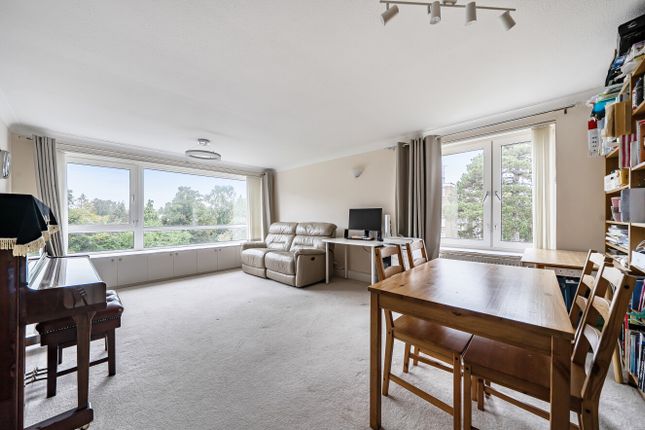 12a, Withyholt Court, Cheltenham photo 2