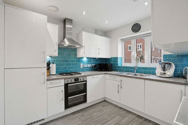 5 Russet Drive, Abingdon photo 2