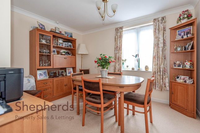 Apartment 38, Benstede Court, Brocket Road, Hoddesdon photo 2