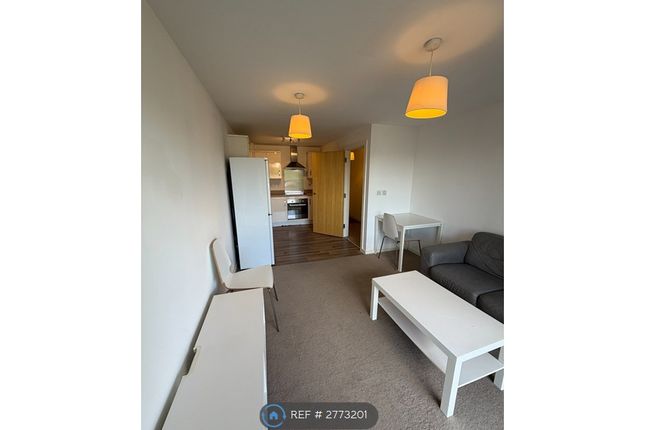 Apartment, Spinner House A Elmira Way, Salford photo 4