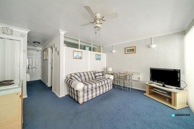 108, Redcliffe Apartments, Swansea photo 4