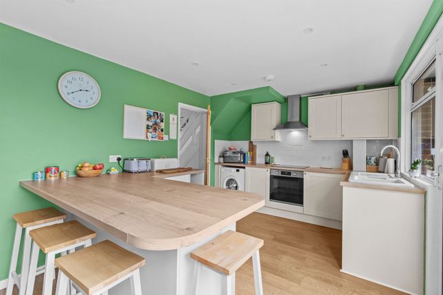 140 Ingram Avenue, Aylesbury photo 4