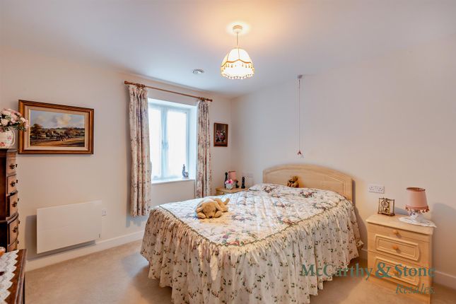 10 William House, The Moors, Thatcham photo 4