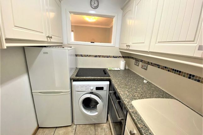 6 Seven House, Town End, Caterham photo 4
