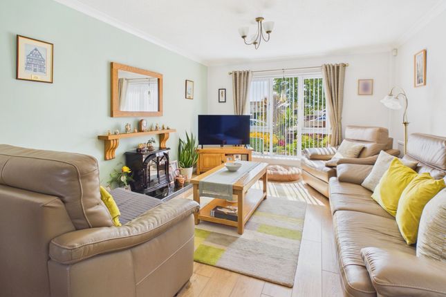 30 Drake Close, Barry photo 3