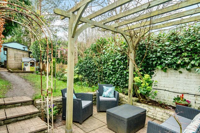 19 Lower Road, Haslemere photo 3