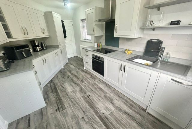 53, THORNTON-CLEVELEYS photo 5