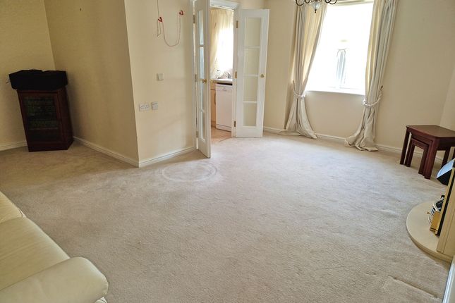 46, STONELEIGH COURT, JOHN STREET, PORTHCAWL photo 4