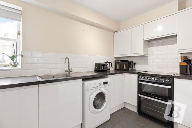Hazel Close, Basildon photo 3