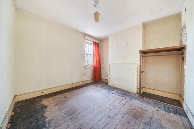 End terrace house for sale in Old Charlton Road, Shepperton