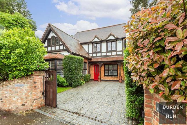 Thumbnail Detached house to rent in High Road, Loughton
