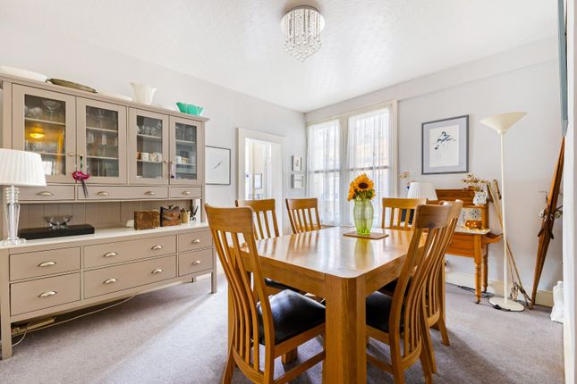 72, Queens Road, Gloucestershire photo 4