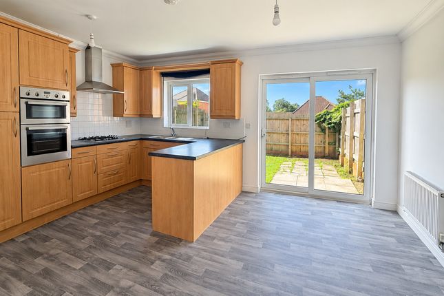 6, Underwood Place, Bridgend photo 2