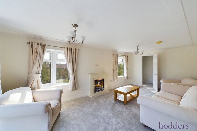 Mobile/park home for sale in Holloway Hill, Lyne, Surrey