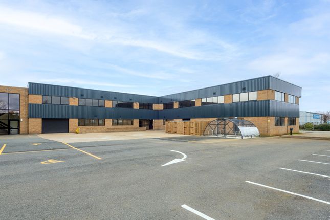 Thumbnail Office to let in Q-Arc Building, Saxon Way, Bar Hill