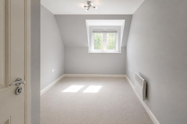 10 Vernon Court, London Road, Ascot photo 4