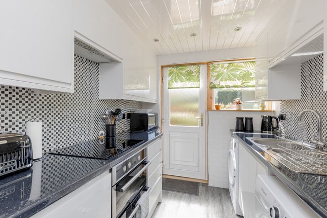 48, Baberton Mains Rise, Edinburgh photo 4