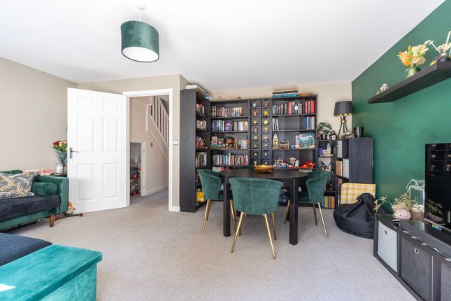6 Acorn Close, Norwich photo 4