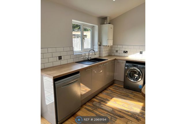 Dixon Road, South Norwood, London photo 5