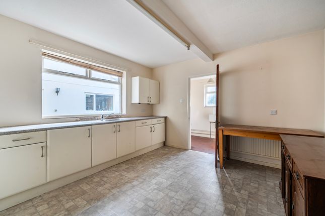 22, Hawkins Street, Swindon photo 3