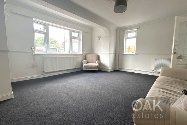 18 Central Avenue, Waltham Cross photo 2
