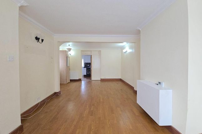 96, Woodstock Crescent, London photo 4