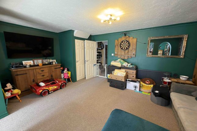 15 King Georges Avenue, Harwich photo 3