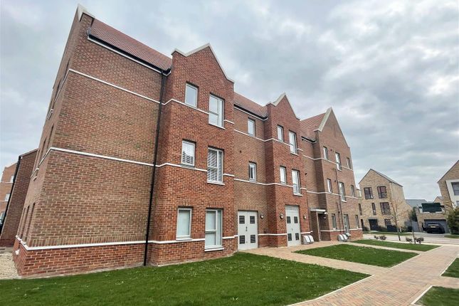 1-bed flat on 76, Henry Shuttlewood Drive, Chelmsford, £240,000