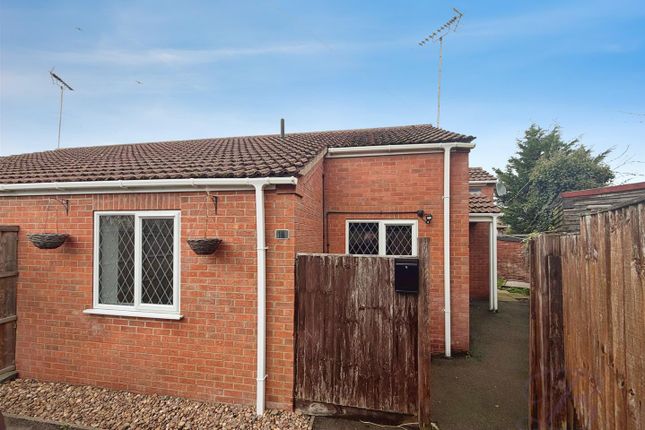 2-bed bungalow on Whittaker Road, Mansfield, £850/mo